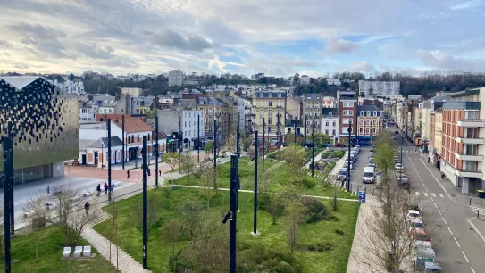 Vue d'ensemble de l'aménagement de la place Danton au Havre