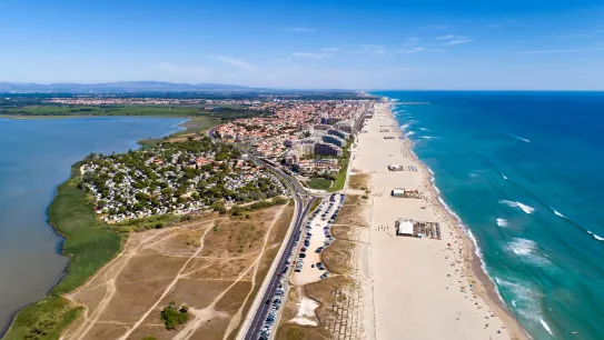 Vue aérienne de la commune de Canet-en-Roussillon